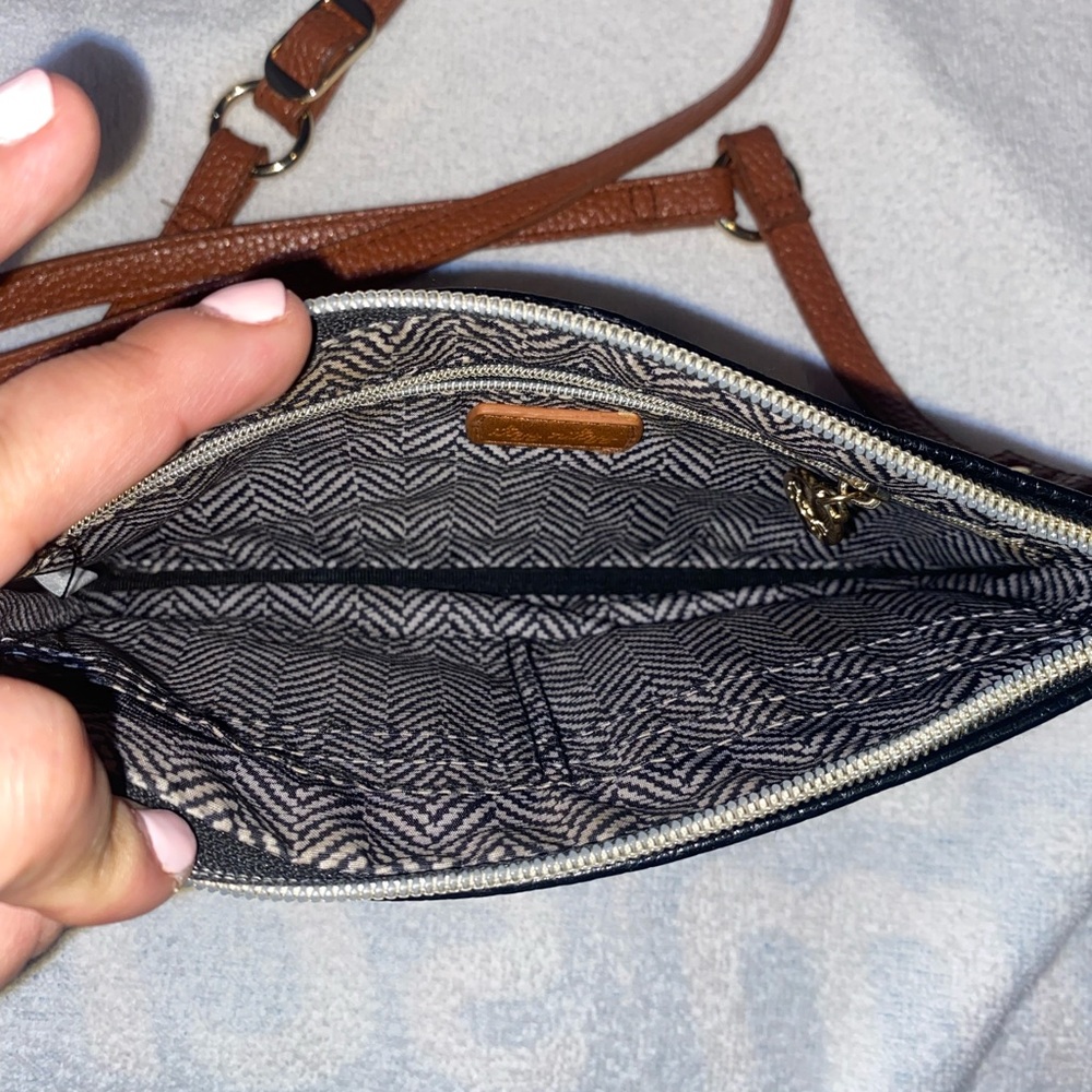 Itzy ritzy crossbody bag - Picture 2 of 2